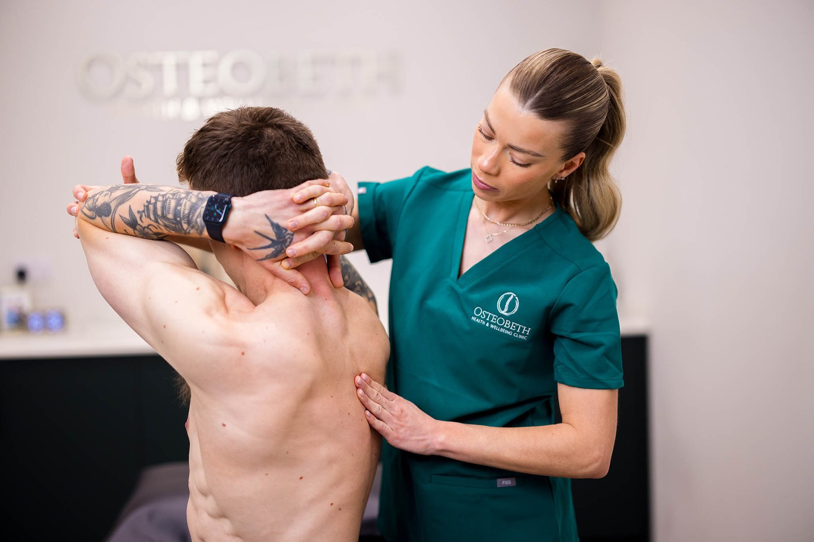 Osteopathic Treatment for neck and shoulder pain at osteobeth in Andover, Hants, UK